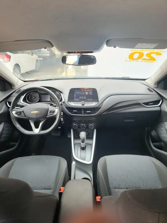 CHEVROLET Onix Hatch - Foto