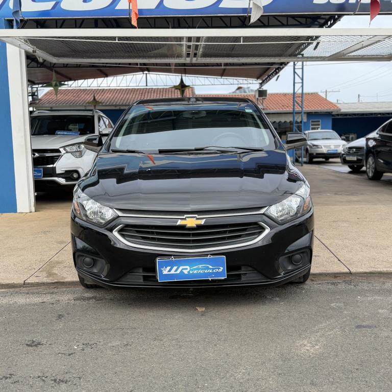 CHEVROLET Onix Hatch - Foto