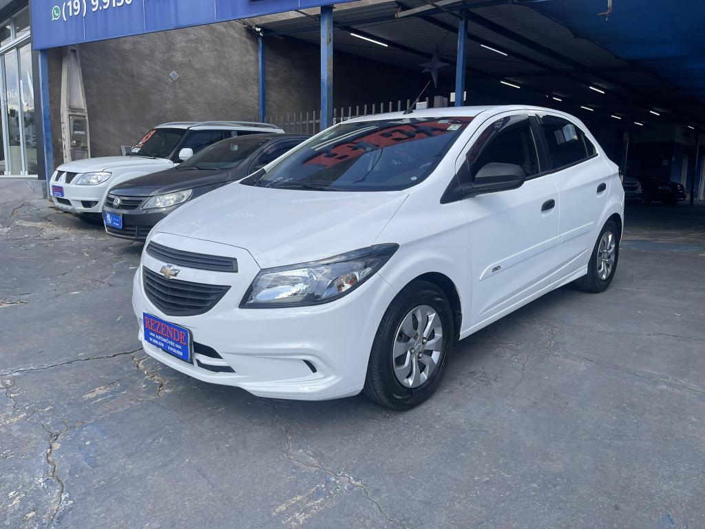 CHEVROLET Onix Hatch - Foto
