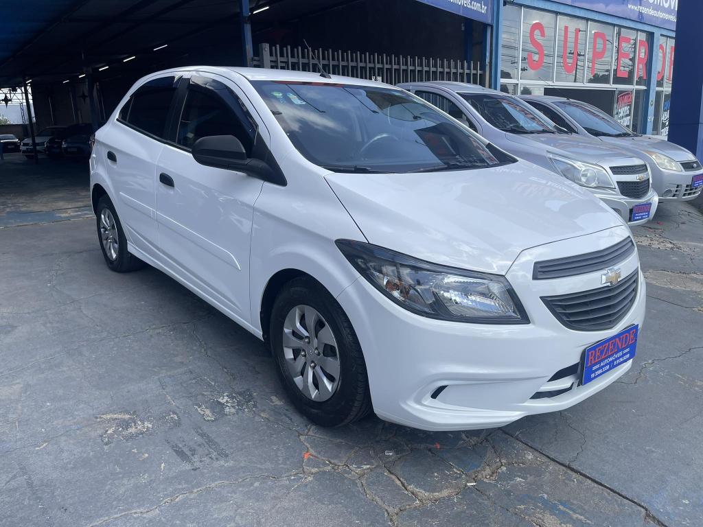 CHEVROLET Onix Hatch - Foto
