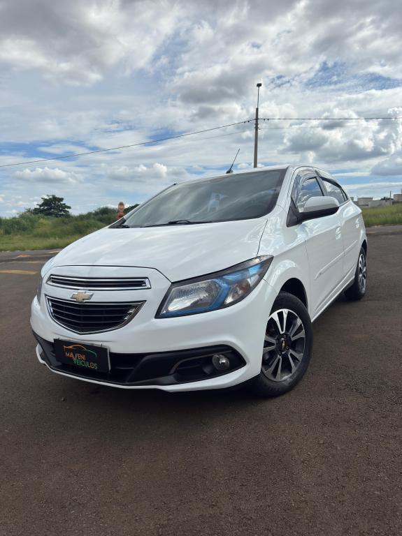 CHEVROLET Onix Hatch - Foto