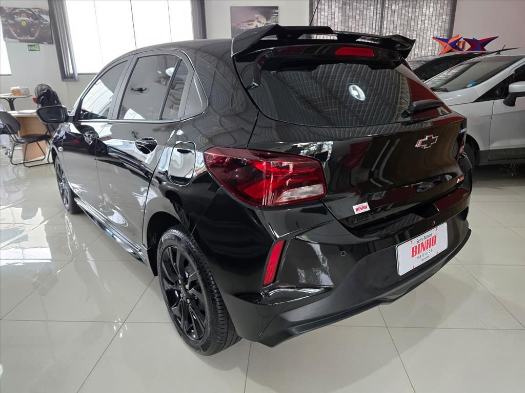 CHEVROLET Onix Hatch - Foto