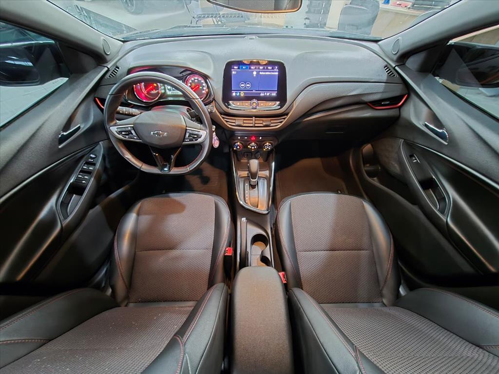 CHEVROLET Onix Hatch - Foto