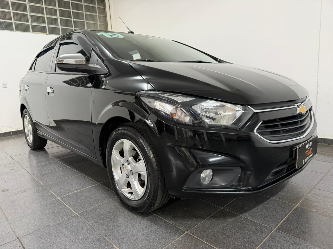 CHEVROLET Onix Hatch - Foto