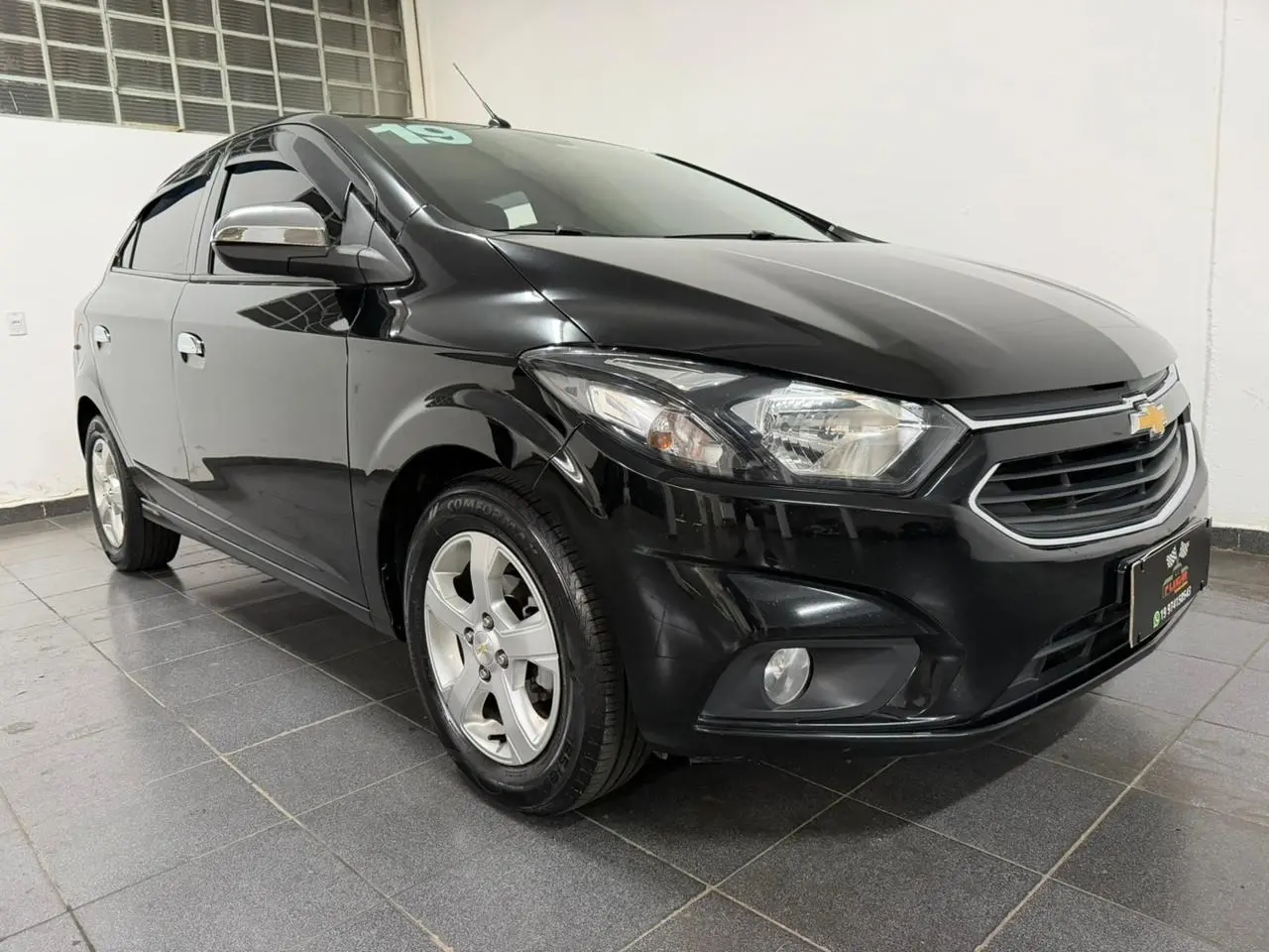 CHEVROLET Onix Hatch - Foto