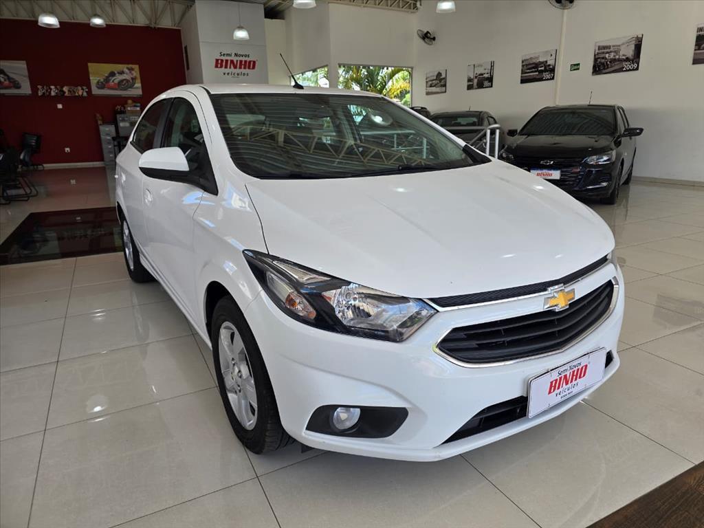 CHEVROLET Onix Hatch - Foto