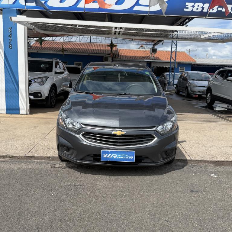 CHEVROLET Onix Hatch - Foto