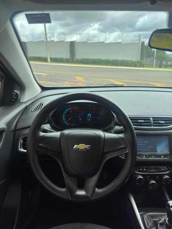 CHEVROLET Onix Hatch - Foto