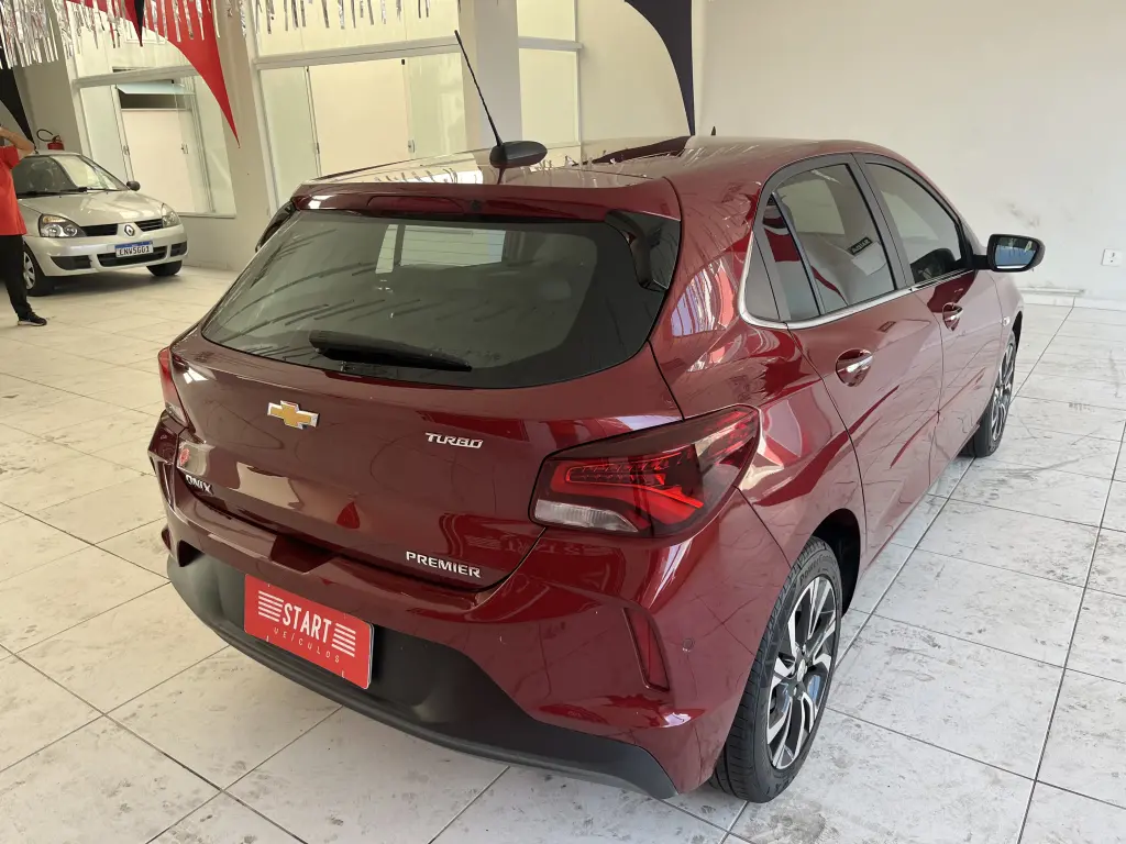 CHEVROLET Onix Hatch - Foto
