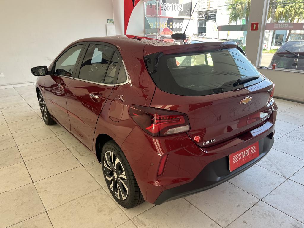 CHEVROLET Onix Hatch - Foto