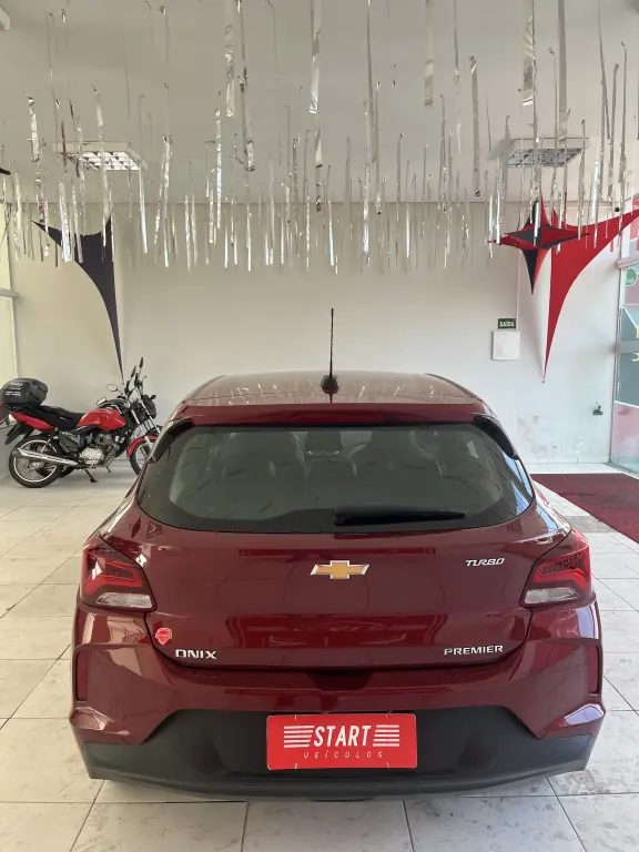 CHEVROLET Onix Hatch - Foto