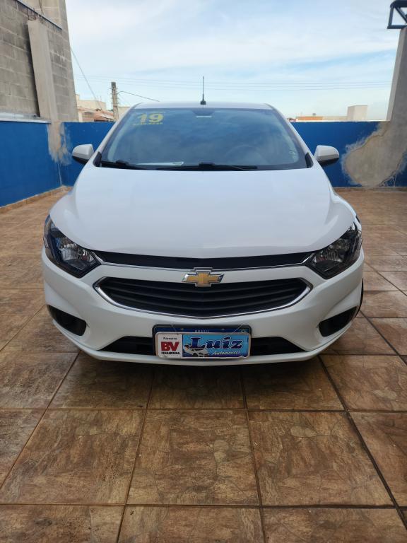 CHEVROLET Onix Hatch - Foto