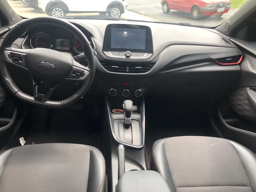 CHEVROLET Onix Hatch - Foto