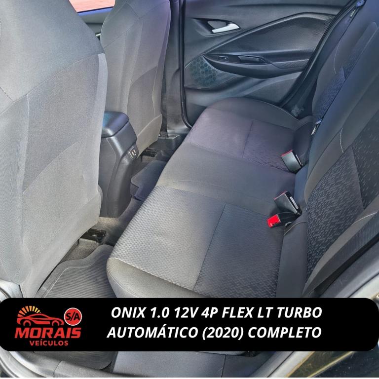 CHEVROLET Onix Hatch - Foto