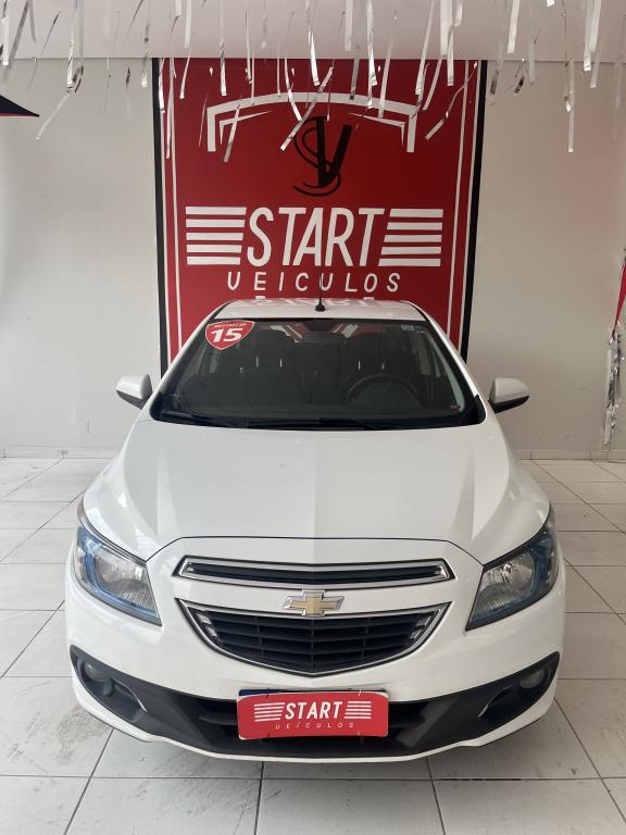 CHEVROLET Onix Hatch - Foto