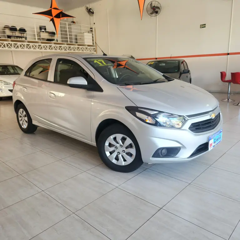CHEVROLET Onix Hatch