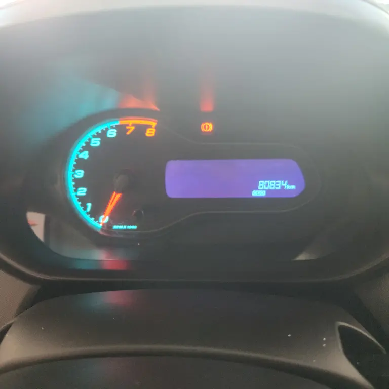 CHEVROLET Onix Hatch - Foto