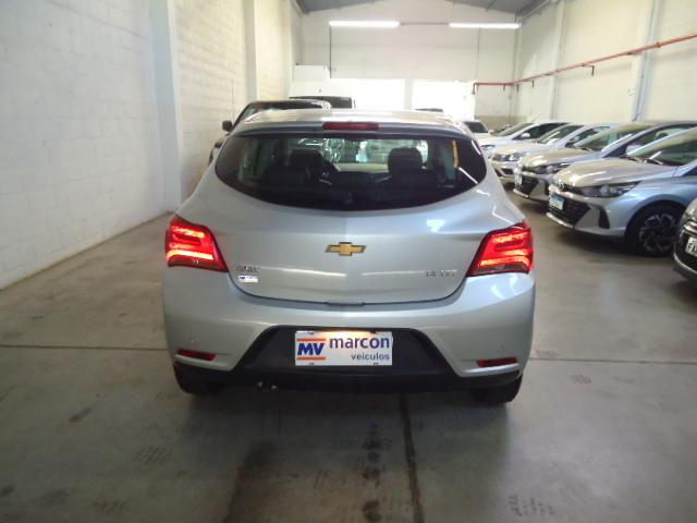 CHEVROLET Onix Hatch - Foto