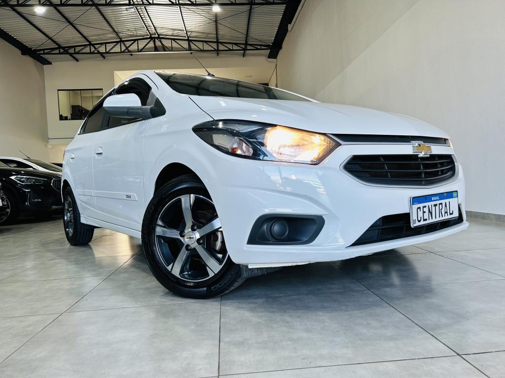 CHEVROLET Onix Hatch
