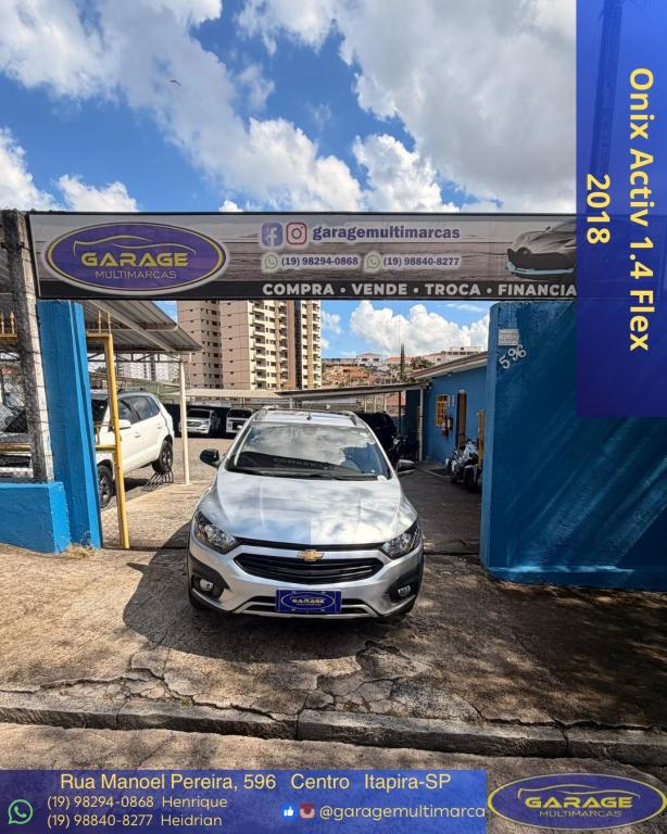 CHEVROLET Onix Hatch - Foto