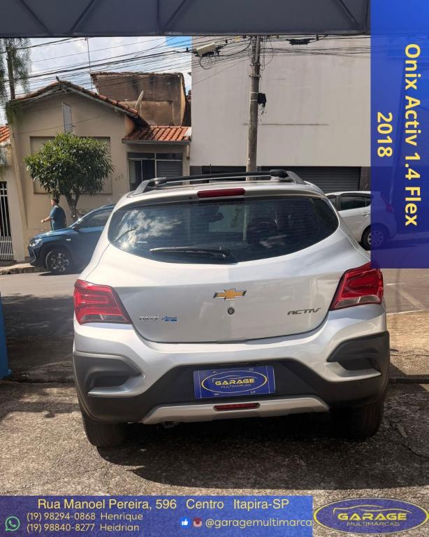 CHEVROLET Onix Hatch - Foto