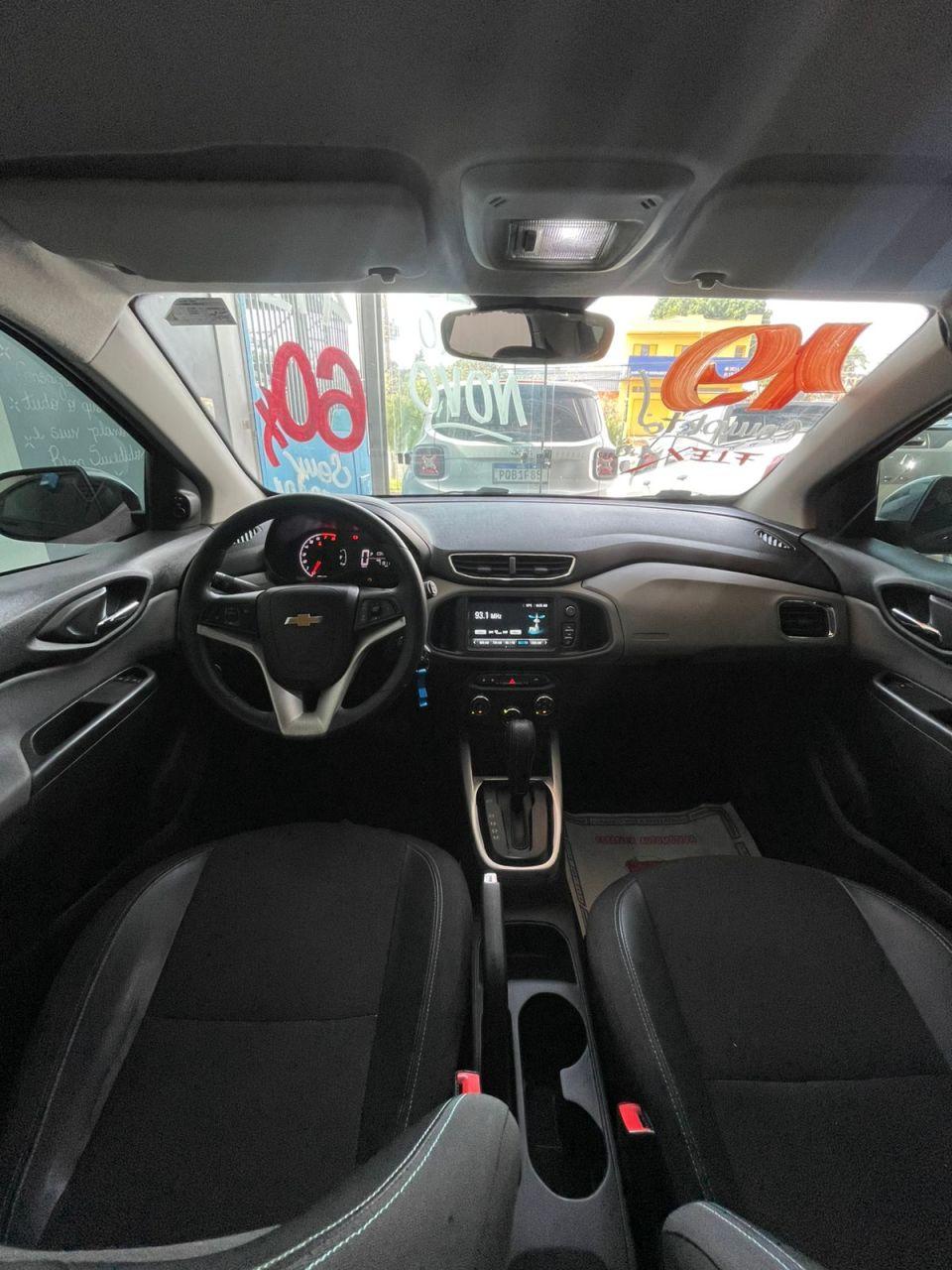 CHEVROLET Onix Hatch - Foto