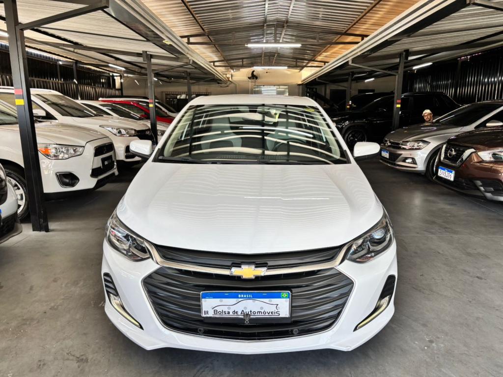 CHEVROLET Onix Hatch - Foto