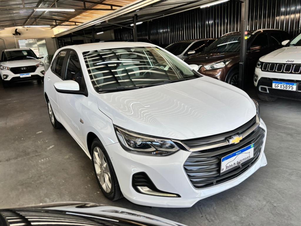 CHEVROLET Onix Hatch - Foto