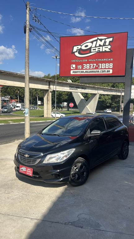 CHEVROLET Onix Hatch - Foto