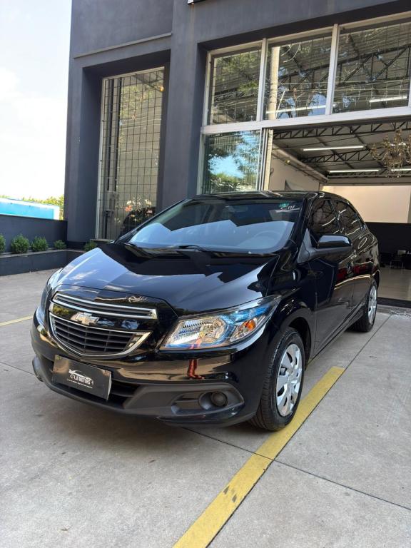 CHEVROLET Onix Hatch - Foto