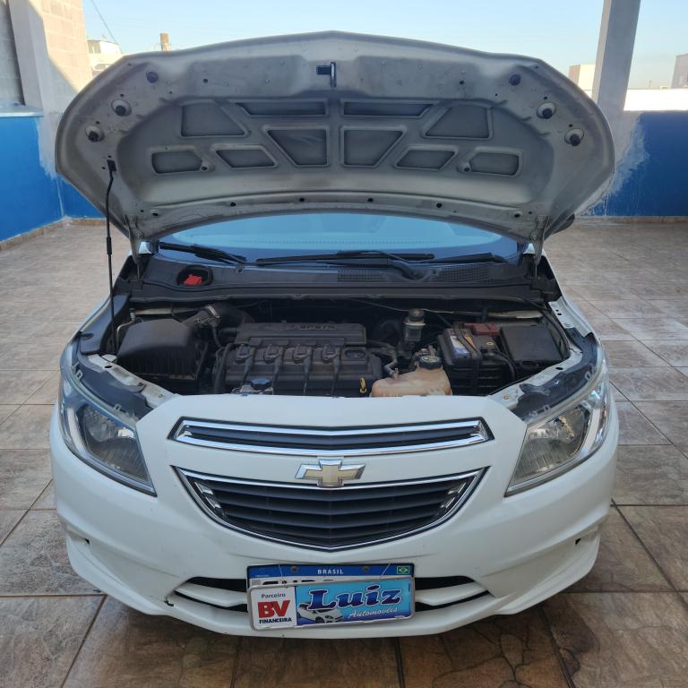 CHEVROLET Onix Hatch - Foto