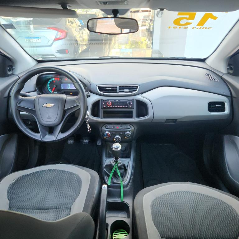 CHEVROLET Onix Hatch - Foto