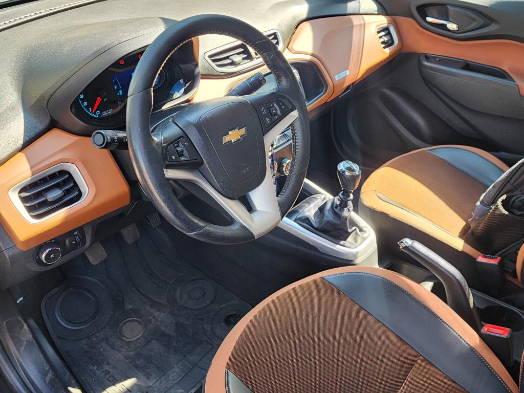 CHEVROLET Onix Hatch - Foto