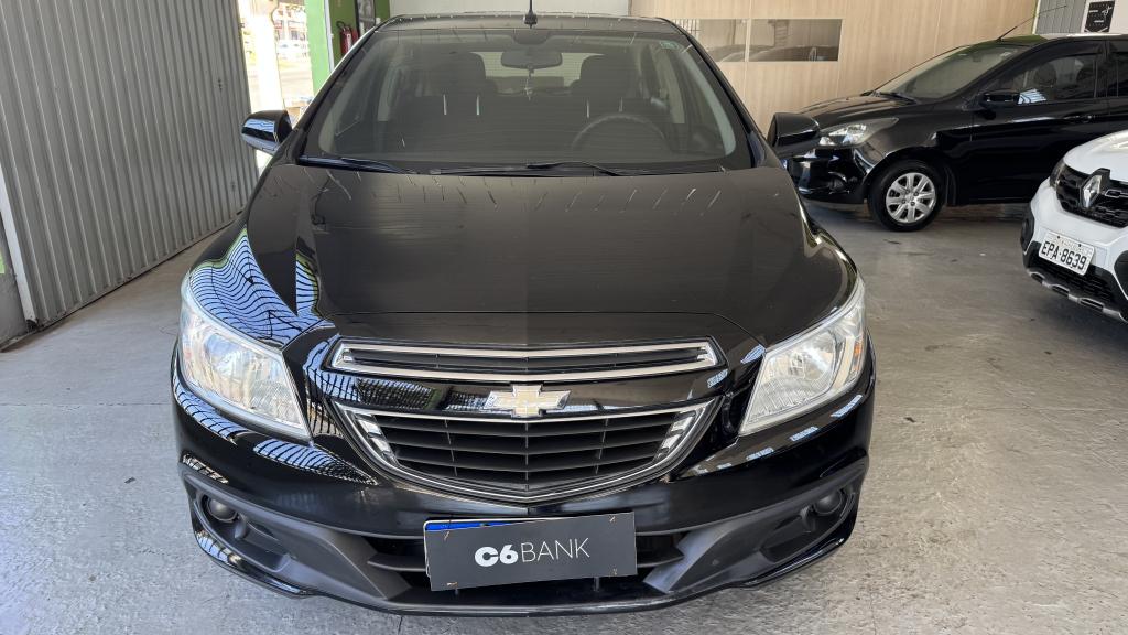 CHEVROLET Onix Hatch - Foto