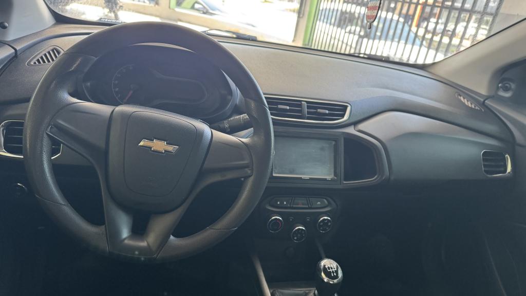 CHEVROLET Onix Hatch - Foto