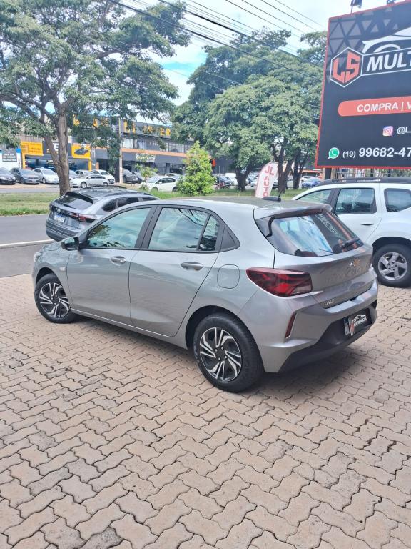 CHEVROLET Onix Hatch - Foto