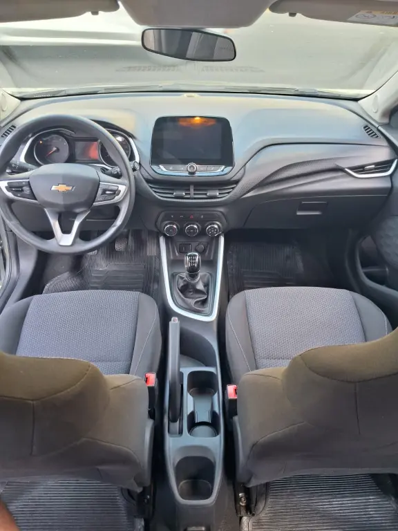 CHEVROLET Onix Hatch - Foto