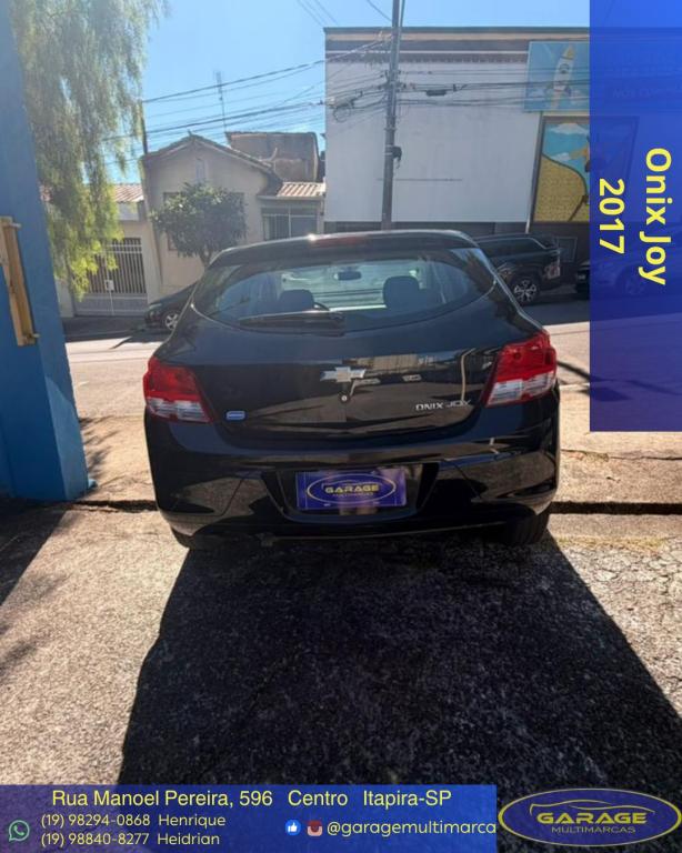 CHEVROLET Onix Hatch - Foto