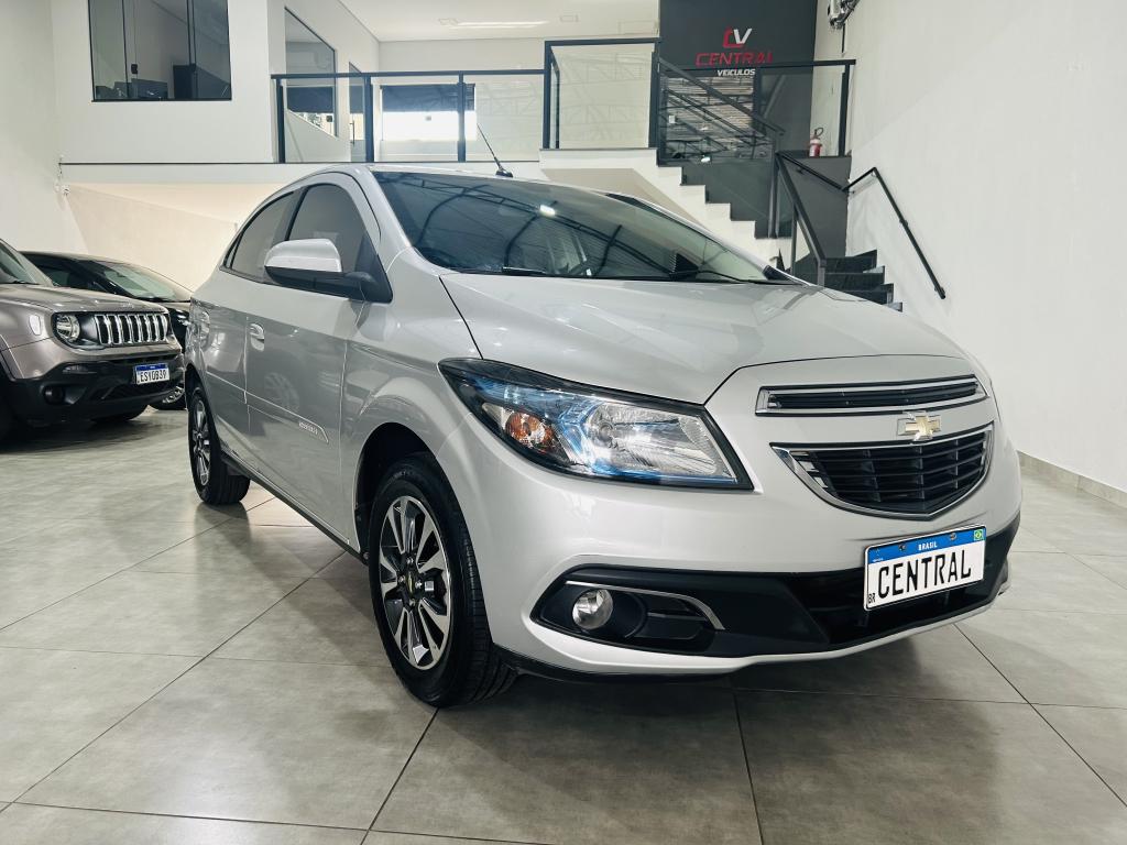 CHEVROLET Onix Hatch - Foto