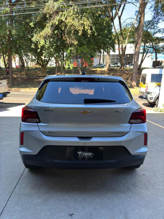 CHEVROLET Onix Hatch - Foto