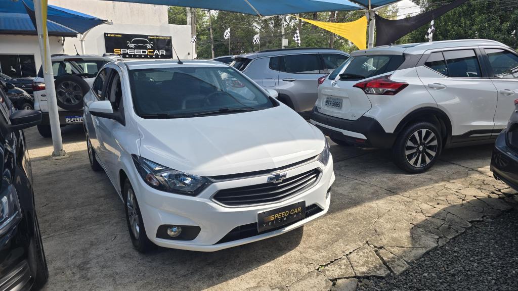 CHEVROLET Onix Hatch - Foto