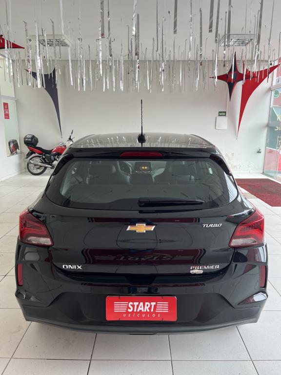CHEVROLET Onix Hatch - Foto