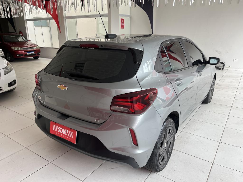 CHEVROLET Onix Hatch - Foto