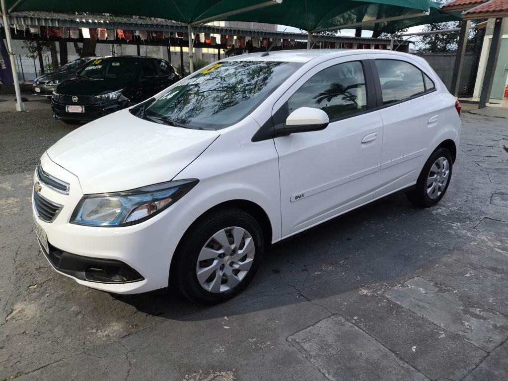 CHEVROLET Onix Hatch
