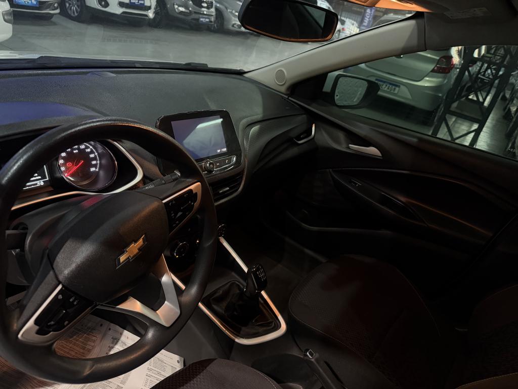 CHEVROLET Onix Hatch - Foto