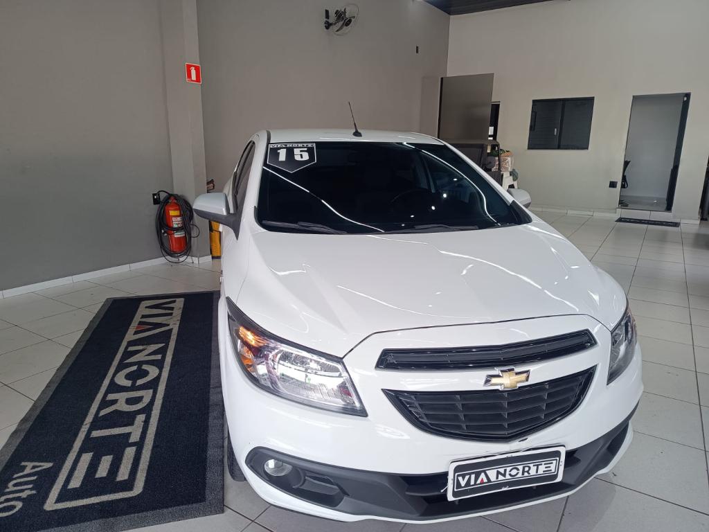 CHEVROLET Onix Hatch - Foto