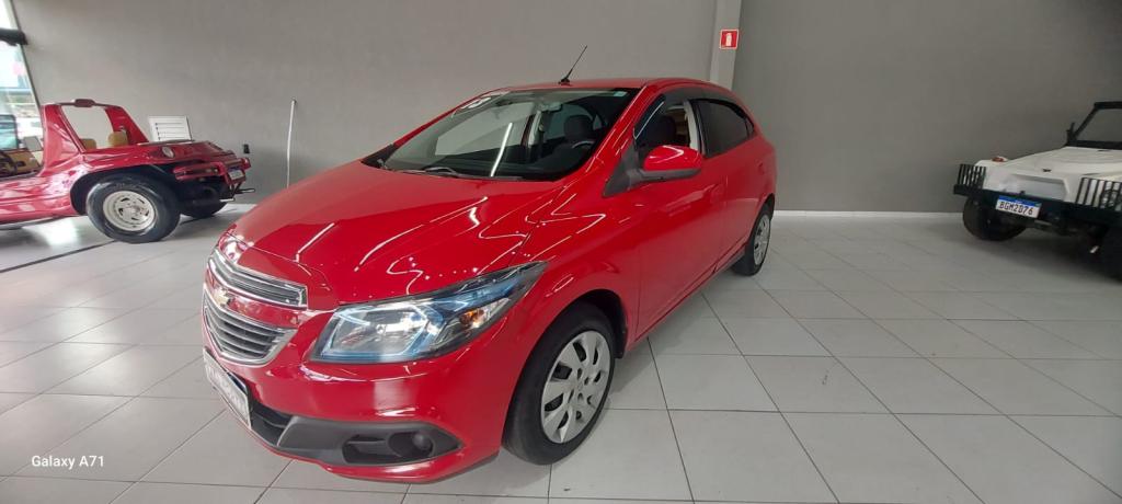 CHEVROLET Onix Hatch - Foto