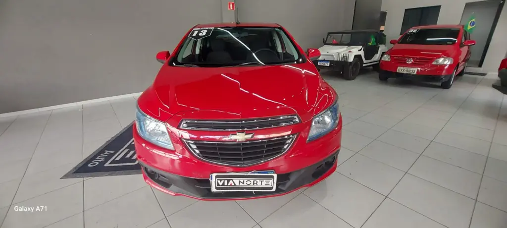 CHEVROLET Onix Hatch - Foto