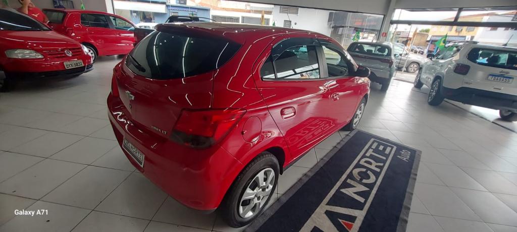 CHEVROLET Onix Hatch - Foto