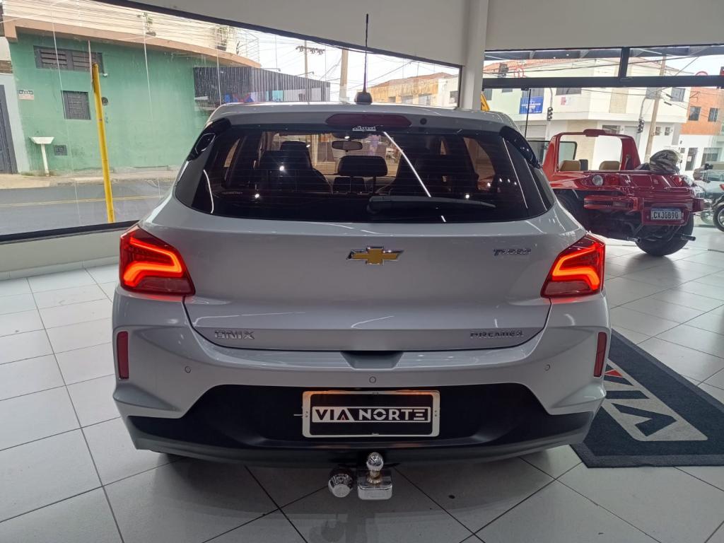 CHEVROLET Onix Hatch - Foto
